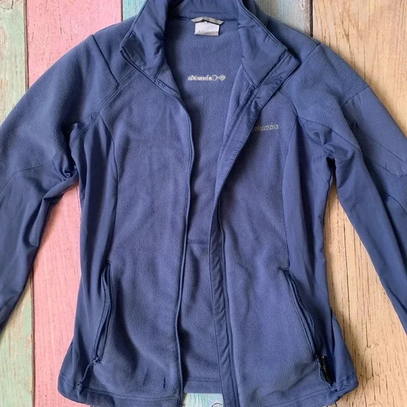 Womens Columbia zip up fleece sweater - Picture 2 of 11